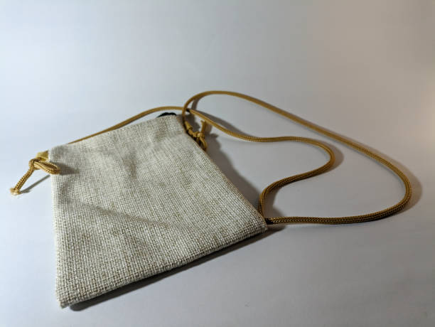 istock Linen fabric braided bag 1607622913