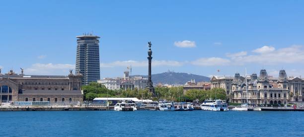 istock Port of Barcelona 1607825174