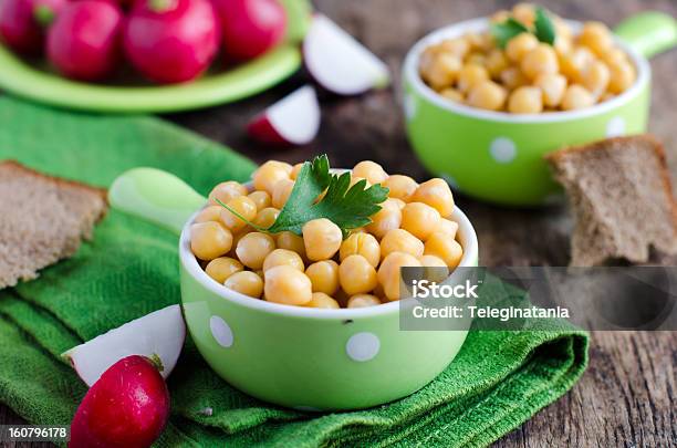 Gekochte Kichererbsen Mit Petersilie Stockfoto und mehr Bilder von Bohne - Bohne, Brotsorte, Fotografie