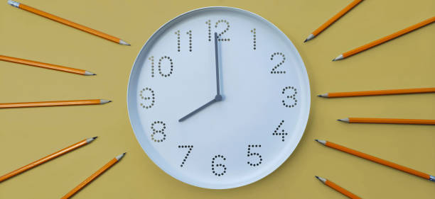 istock Banner with clock. 8 o'clock, morning. Study time. Back to school. 1607981278