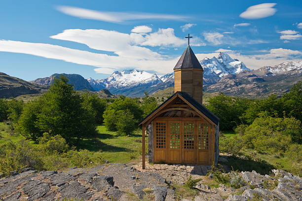 église de estancia cristina du parc national de los glaciares - patagonia el calafate horizontal argentina photos et images de collection