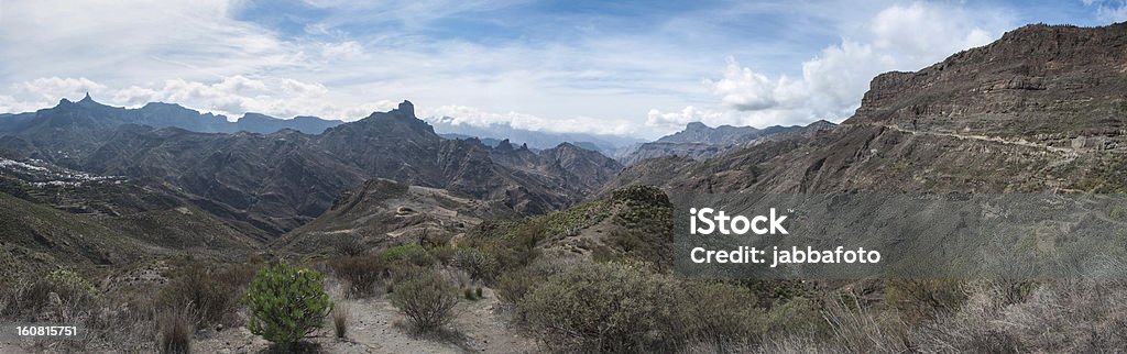 Bela montanha, floresta e haste de estrada de panorama em Gran Canaria - Royalty-free Adulto Foto de stock