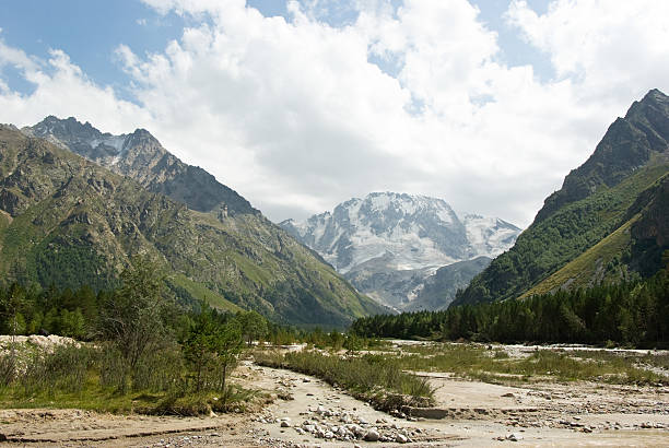 adyr-su valley de kabardino-balkaria (rusia) - country geographic area fotografías e imágenes de stock