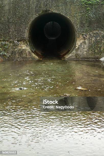 Foto de Canal De Drenagem De Água e mais fotos de stock de Aqueduto - Aqueduto, Arcaico, Arco - Característica arquitetônica