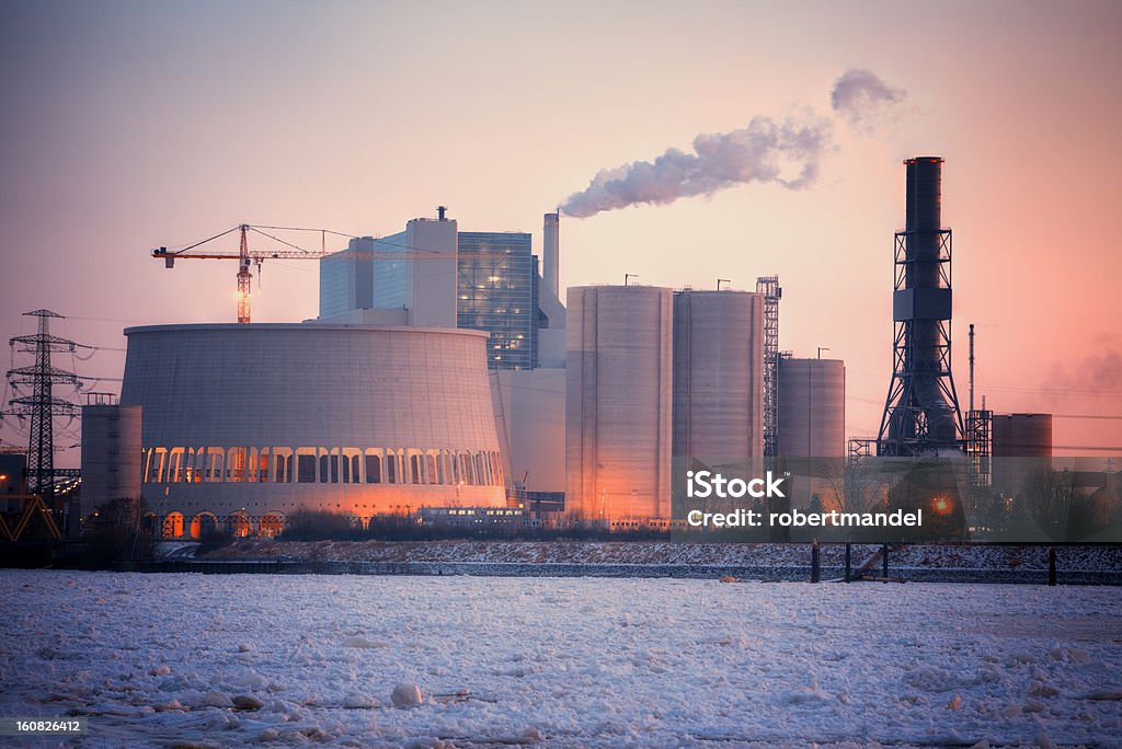 Kohle gefeuertes Kraftwerk - Lizenzfrei Abgas Stock-Foto