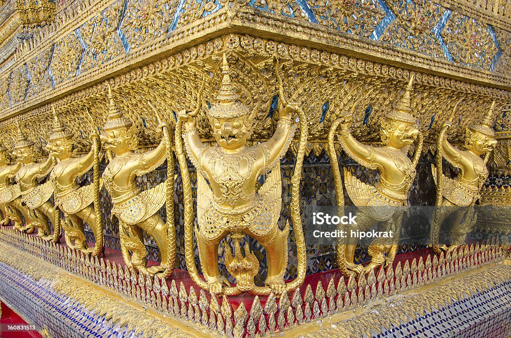 Гаруда и Nagas, Ват Пхра Кео, Бангкок, Таиланд - Стоковые фото Азия роялти-фри