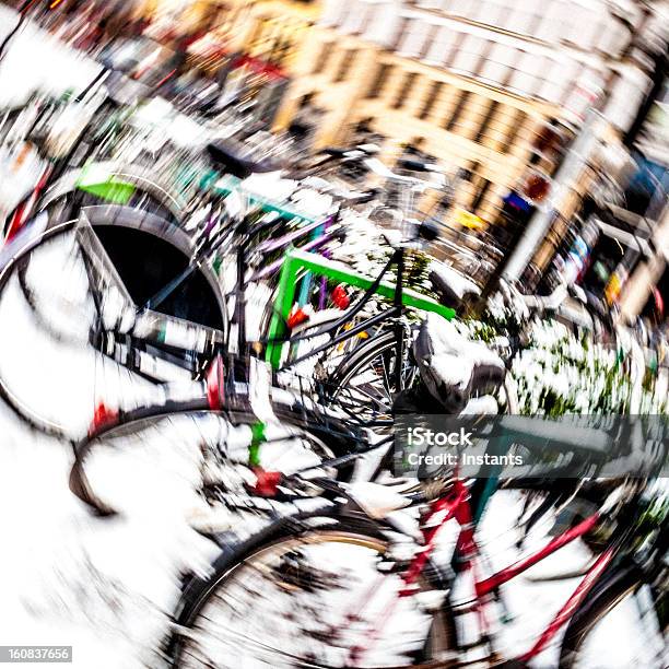Велосипеды — стоковые фотографии и другие картинки Без людей - Без людей, Берлин, Велосипедная рама