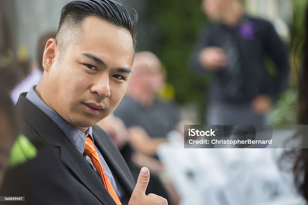 Homme asiatique siiting ceremoney de mariage - Photo de Cérémonie du mariage libre de droits