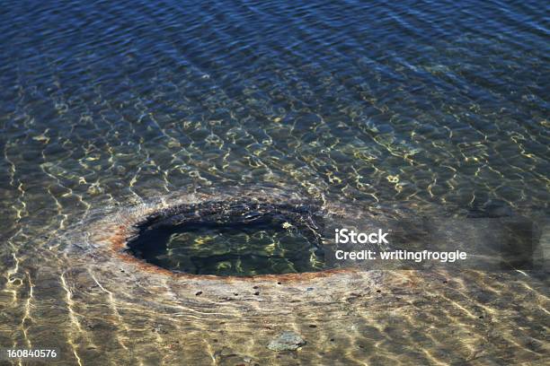 West Thumb Basin - zdjęcia stockowe i więcej obrazów Bez ludzi - Bez ludzi, Fotografika, Gejzer