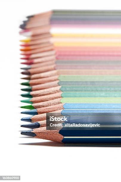 Farbige Buntstifte Stockfoto und mehr Bilder von Bleistift - Bleistift, Bleistift-Späne, Bleistiftzeichnung