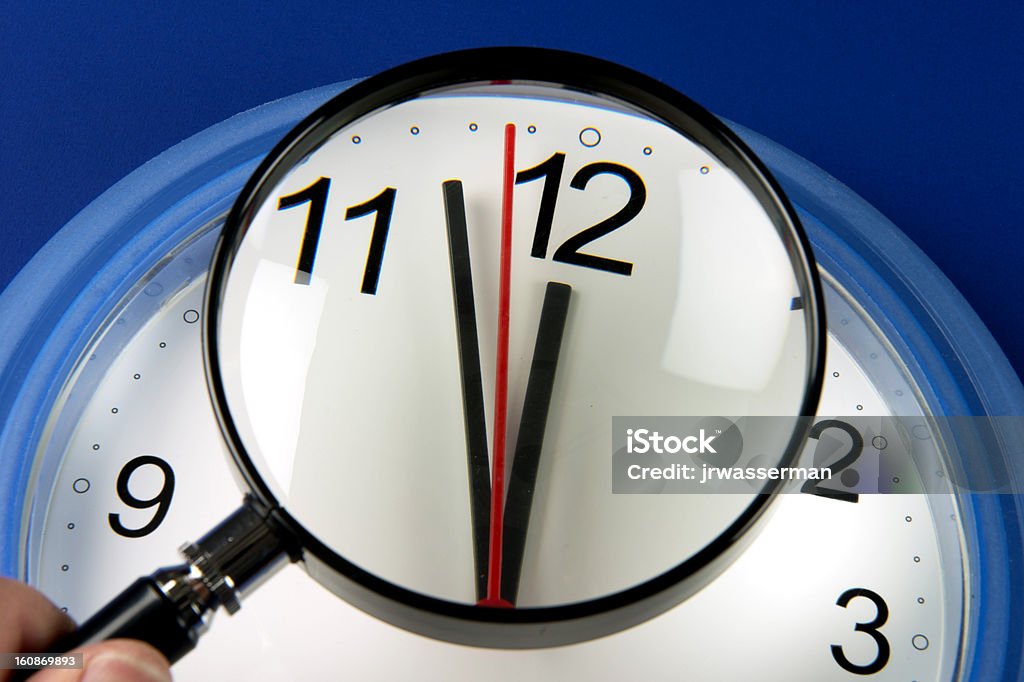 Relógio Grande de mãos sobre a TIH Meia-noite, ou às 12H00 - Royalty-free 12 Horas Foto de stock