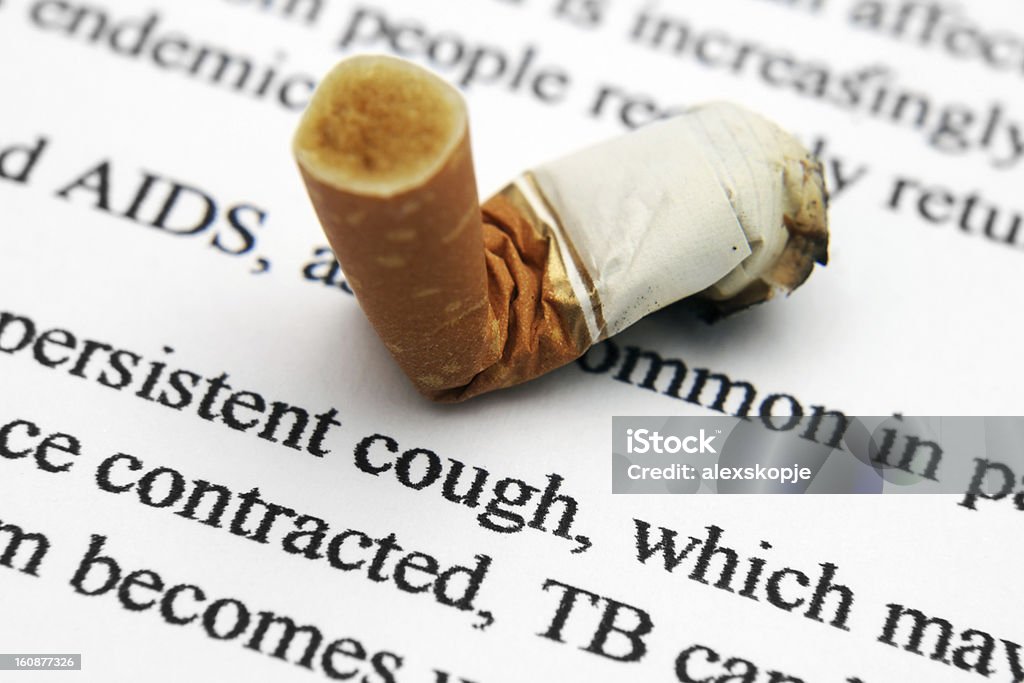 Palenie tytoniu zabija - Zbiór zdjęć royalty-free (Bez ludzi)