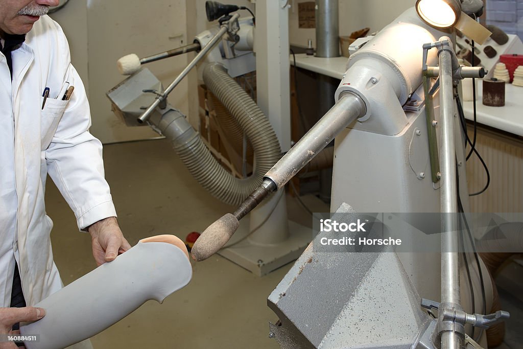 Arbeiter im tunnel Schleifen-Maschine. - Lizenzfrei Aktiver Senior Stock-Foto