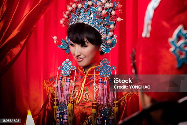 Easten 중국 테크에서 아름다움을 번자체 웨딩 옷 중국 문화에 대한 스톡 사진 및 기타 이미지 - 중국 문화, 결혼식, 중국 민족