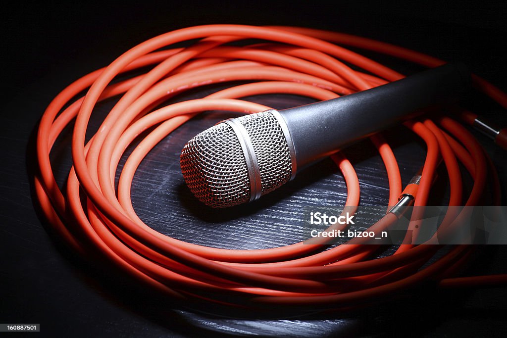 Microfone e whire - Foto de stock de Barulho royalty-free