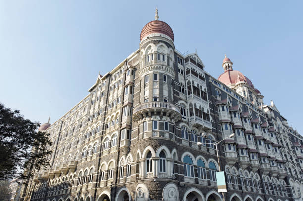 istock Historical Taj Mahal hotel in Mumbai, India 160939583