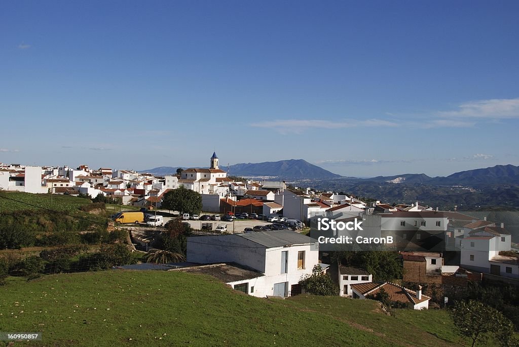 Vila branca, Yunquera, Andaluzia, Espanha. - Foto de stock de Aldeia royalty-free