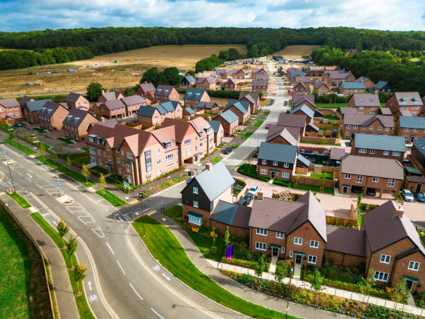 aerial view of new housing development in the southeast of england - southeast england imagens e fotografias de stock