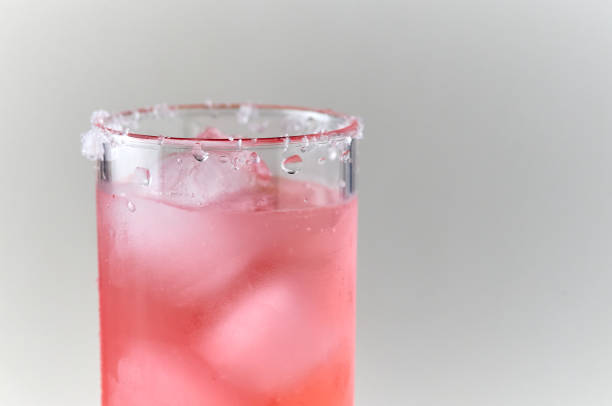 the iced pink punch - ice cube cold mint punch imagens e fotografias de stock