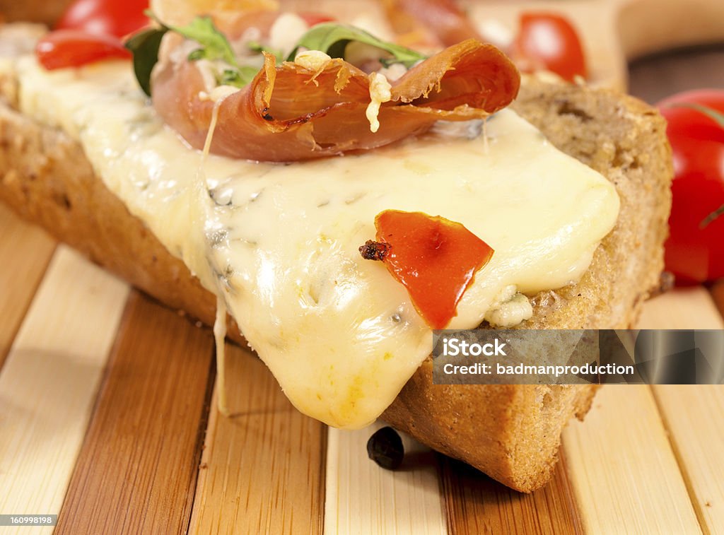 溶かしチーズのサンドイッチ - チーズのロイヤリティフリーストックフォト
