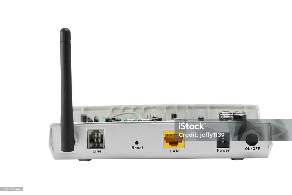 panel na plecach z routera bezprzewodowego izolować na biały. - Zbiór zdjęć royalty-free (Antena)