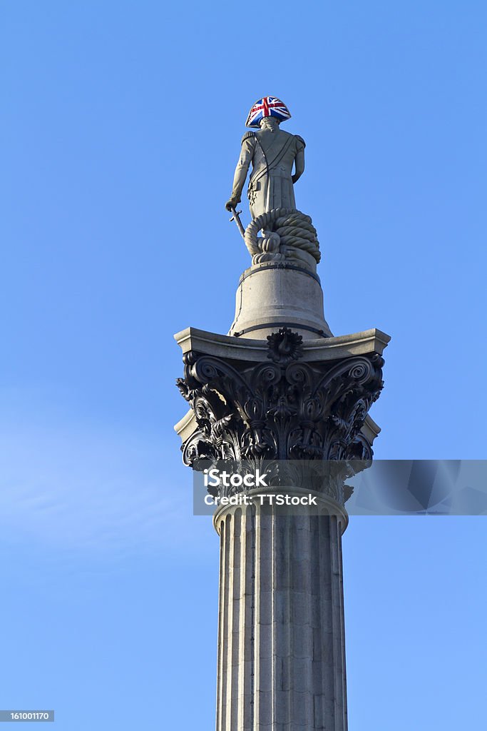 Estatua de Nelsons columna en trafalgar square - Foto de stock de Adulto libre de derechos