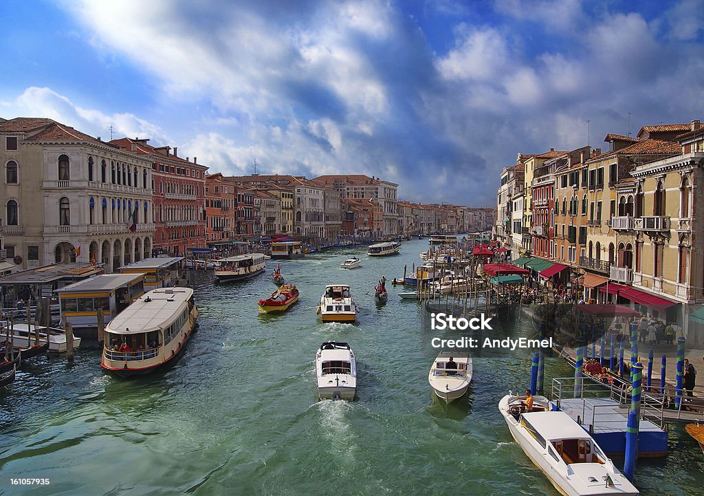 Vue sur le Grand Canal du Pont du Rialto. Venise - Photo de Architecture libre de droits