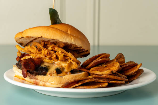 istock Gastro Pub Food 1610586042
