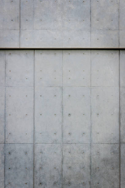 istock Old concrete wall that looks gray and tough 1611494659