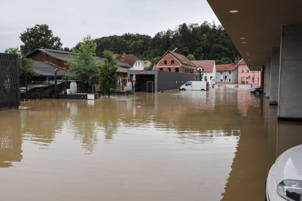 istock Flooded village 1611632730