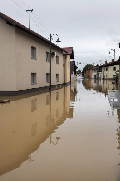 istock Flooded village 1611633256