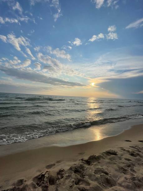 istock Lake Michigan Sunset 1612049794