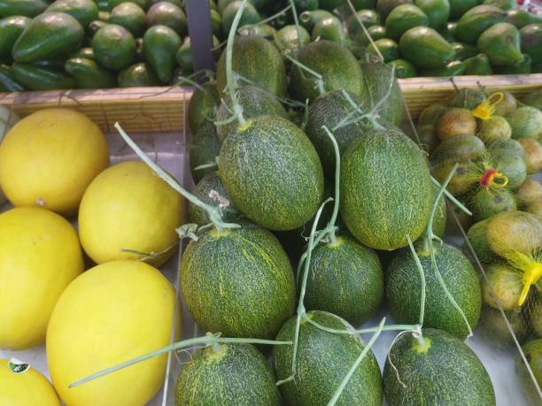 istock Tropical fruit market 1613079198