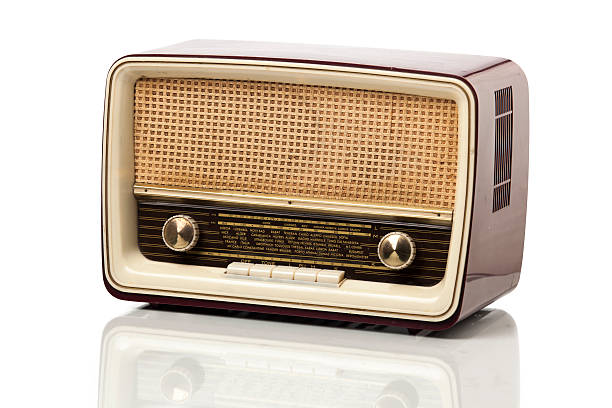 istock Old Radio XL 161308023