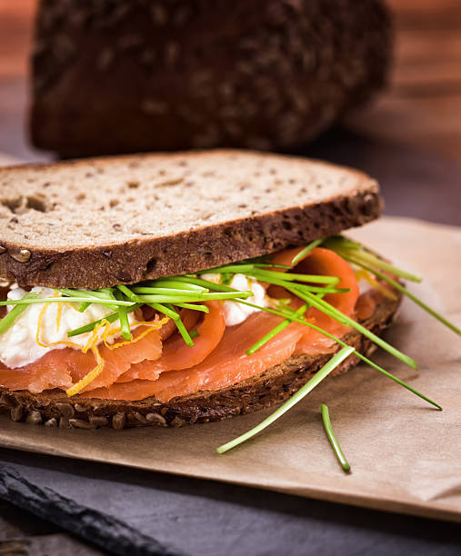 sandwich al salmone affumicato - smoked salmon salt healthy lifestyle cold foto e immagini stock