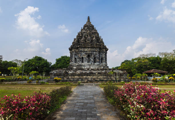 tempel in ubud, prambanan, indonesien - prambanan temple stock-fotos und bilder