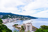 blick-aus-der-vogelperspektive-auf-die-stadt-atami-in-japan.jpg?b=1&s=170x170&k=20&c=v3aa1ozYg-NMTevzLElZqWUSYOVXIzDe6hp22xHunW0=