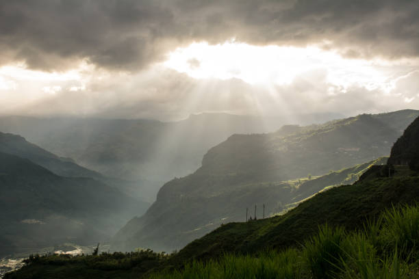 istock Mountain scenery in Northern Vietnam 1613822562