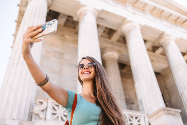 istock Tourist taking a selfie 1614107807