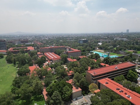 Fotos tomas con el dron en ciudad universitaria