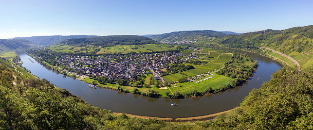 Spectacular, breathtaking panoramic view from the Prizenkop tower of the Moselle loop, the Moselle valley from Reil to the Bremmer Calmont, Zeller Hamm, the Hunsrück heights and the Kondelwald forest.