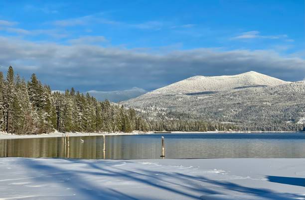 istock Scenic Lake View in the Winter 1614807403