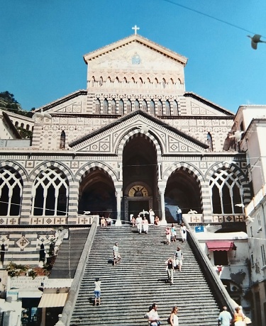 On my visit to the South of Italy I couldn't miss out on Amalfi and the Amalfi Coast. In the city of Amalfi a visit to the Cathedral is a must and here I am on my way to get up the steps to experience the beauty of this construction of Roman, Byzantine, gotic and baroc mixture of styles.