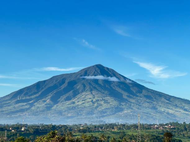istock Cikuray Mountain from Balcony View 1615137833