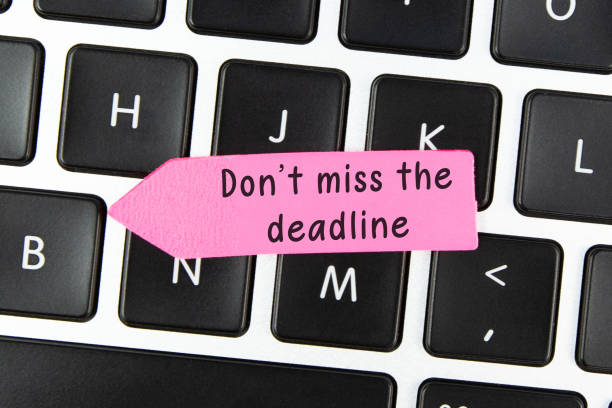 istock Don't miss the deadline 1615463139