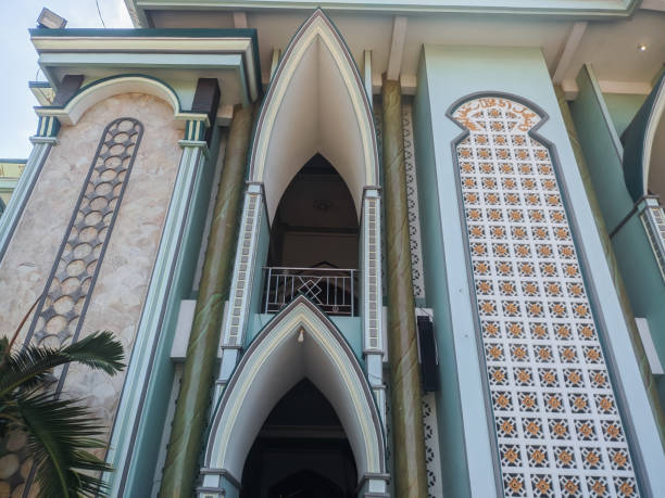 istock The mosque building looks good 1616141095