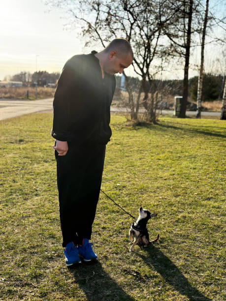 istock Shiro with chihuahua Coffee listening 1616457347