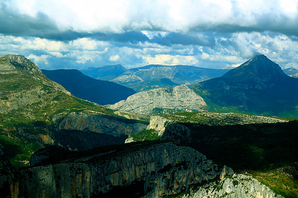 Les Gorges du Verdon is the biggest canyon in Europe. It is situated in the middle of the region of Provence, Alps and Côte d'Azure (French Riviera) and crossed by the river Verdon. The country is known for it's fantastic climbing and canyoning sites, it's vineyards and lavender fields.