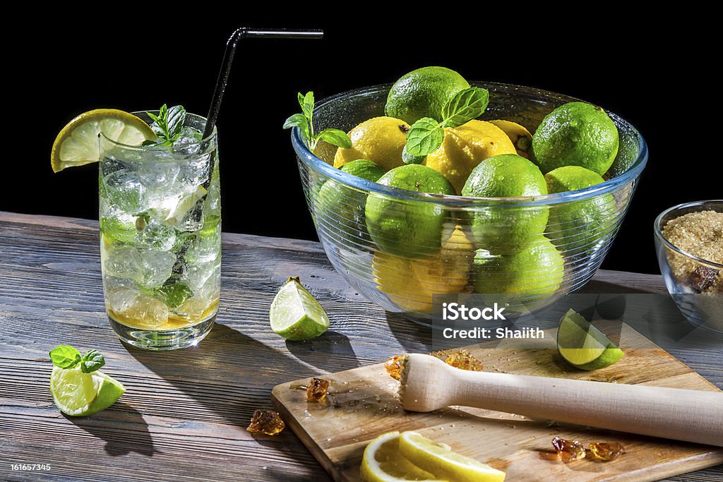 Mojito feita de cítricos frescos com gelo - Foto de stock de Açúcar royalty-free