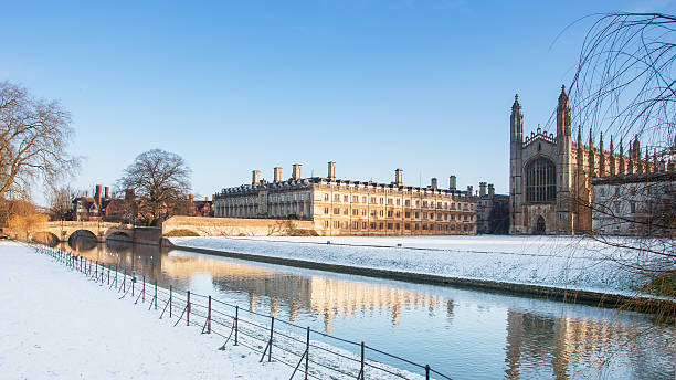 королевский колледж-кембриджский университет,, англия - cam river стоковые фото и изображения